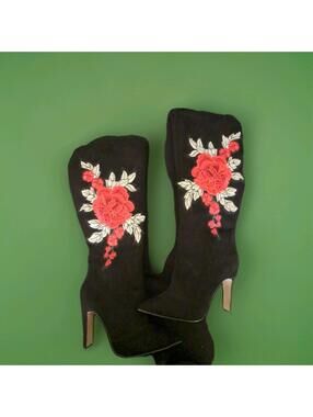 Mexican Womens Boots "ANDREA" SIZE 7.5 Floral Embroidery . Used